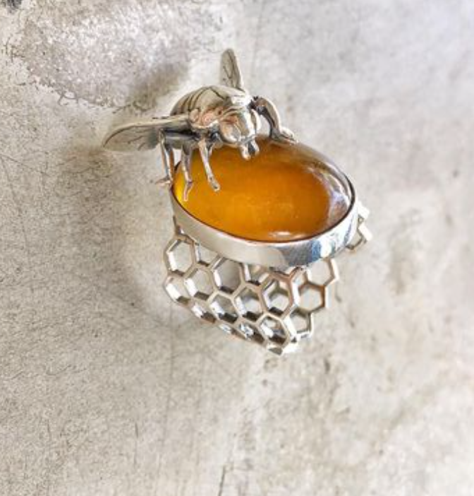 queen bee ring
