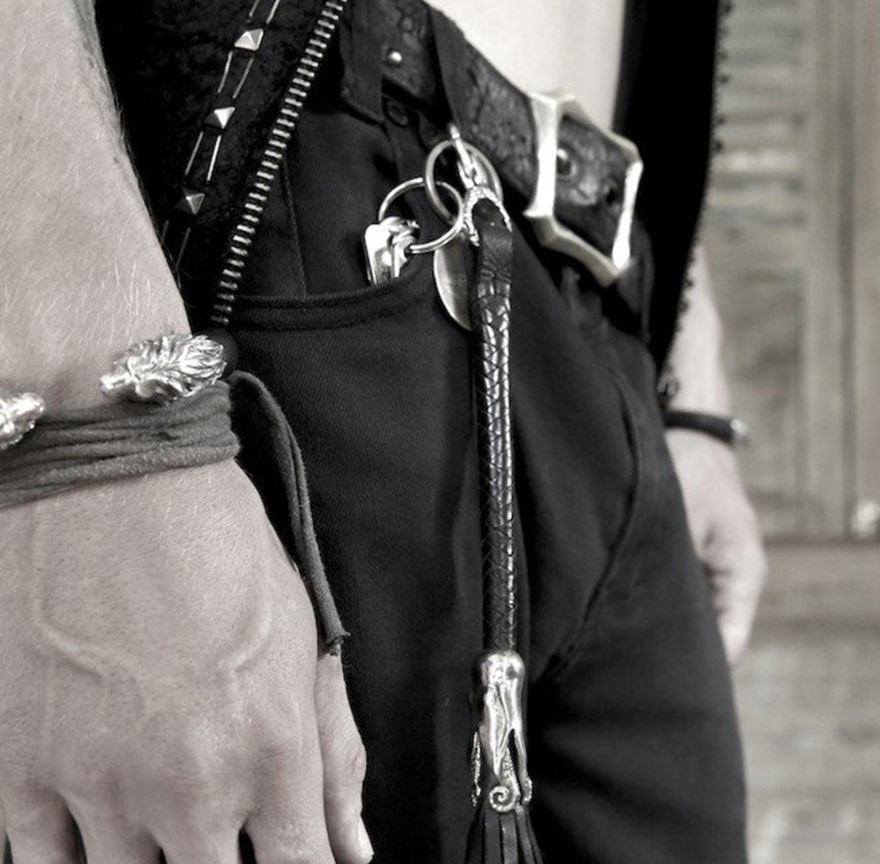 LEATHER KEYCHAINS/WHIISKS