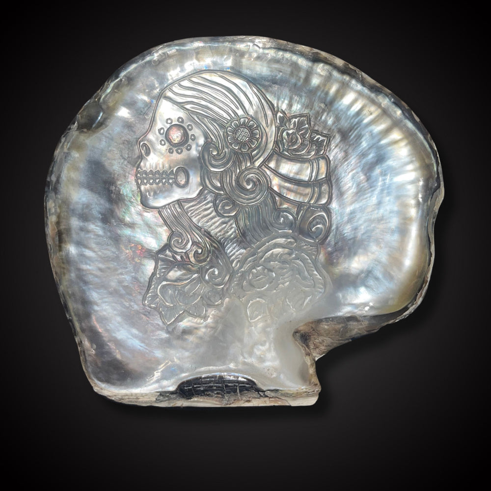 
                      
                        Skull Carved Mother of Pearl
                      
                    