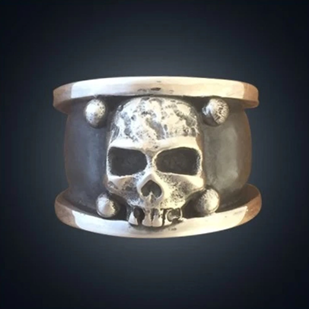 
                      
                        SKULL RING
                      
                    