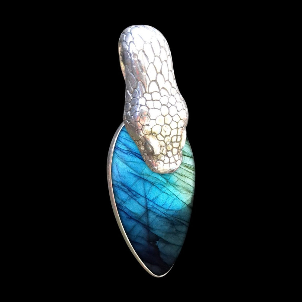 
                      
                        Labradorite
                      
                    
