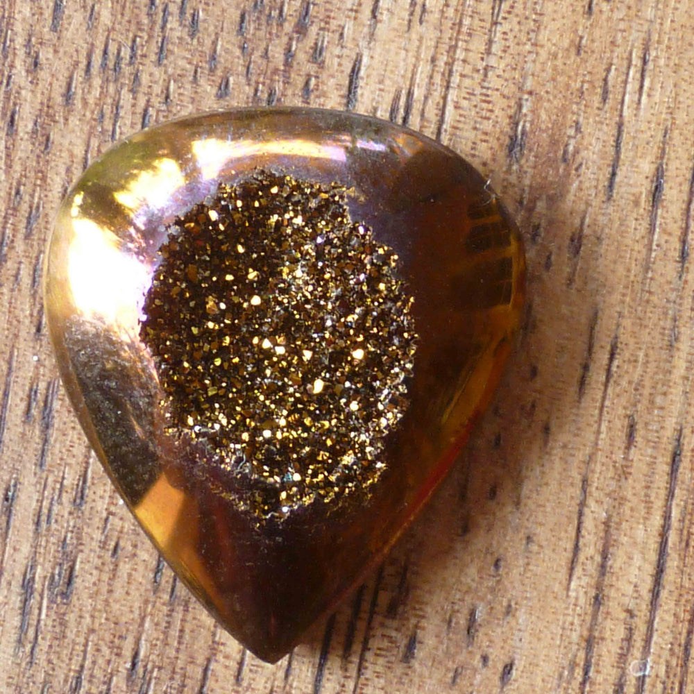 
                      
                        Metal coated agate drusy cabuchons
                      
                    